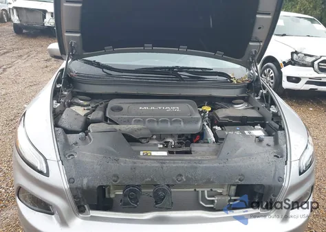 2018 Jeep Cherokee Latitude Plus 4X4 из США, поврежденный, VIN 1C4PJMLB2JD548379